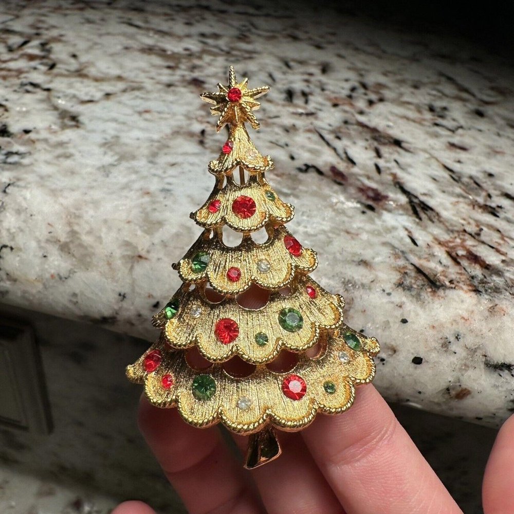 Signed COREL Multi Color Rhinestone Christmas Tree Pin Brooch Gold Tone - Picture 2 of 10